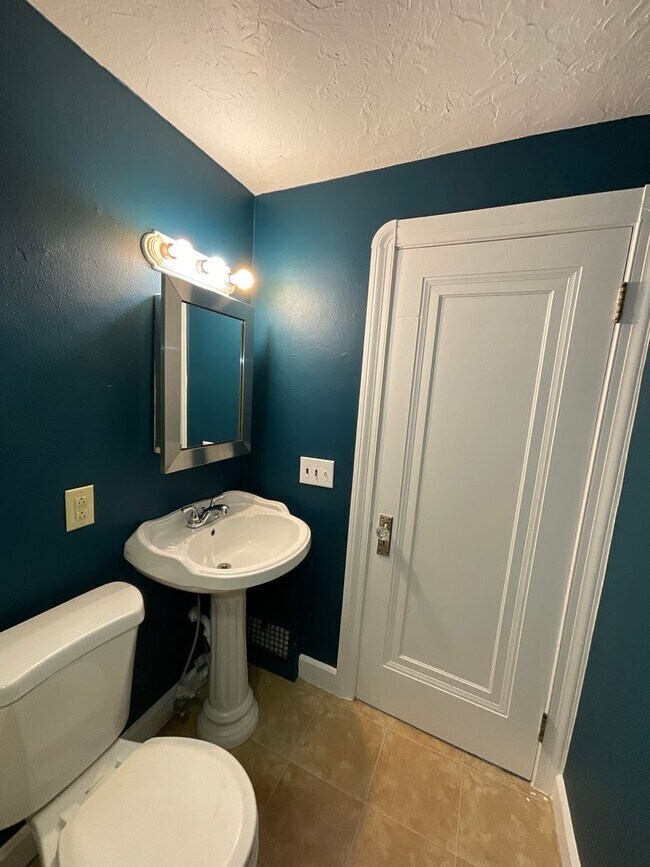 Building Photo - 5817 Archmere Ave