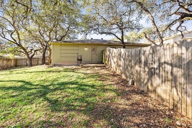 Building Photo - 9807 Hundred Oaks Cir