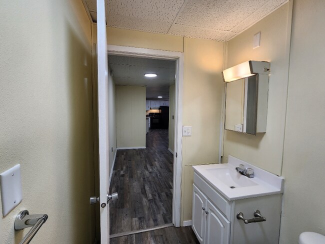 Building Photo - 434 W Madison