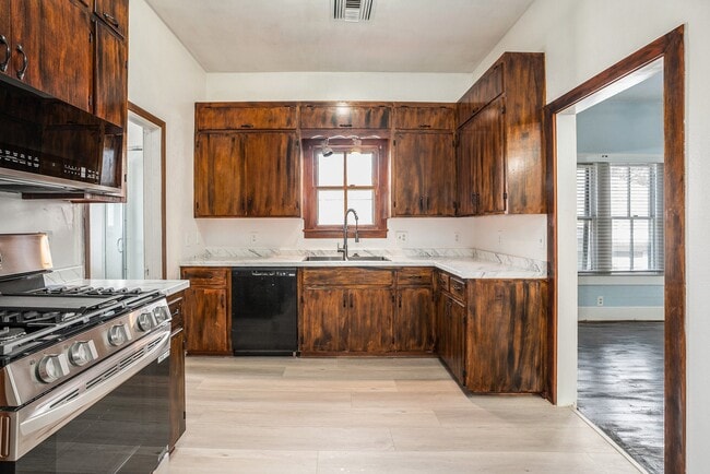 Building Photo - 3309 Avenue N