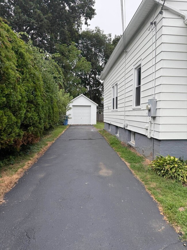 Building Photo - 47 May St