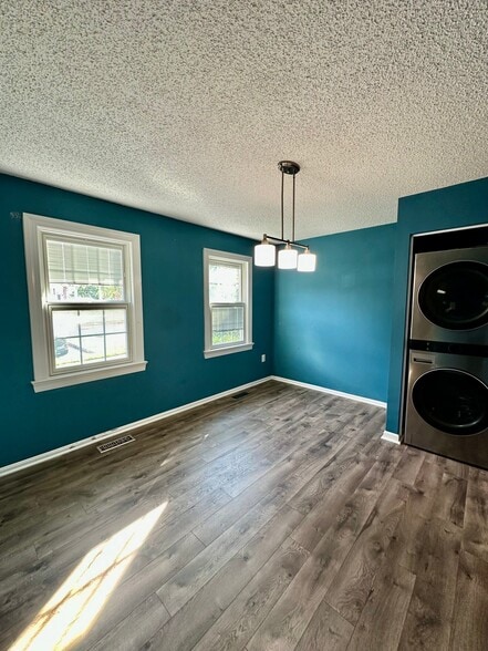 Building Photo - 3070 Tecumseh Ct