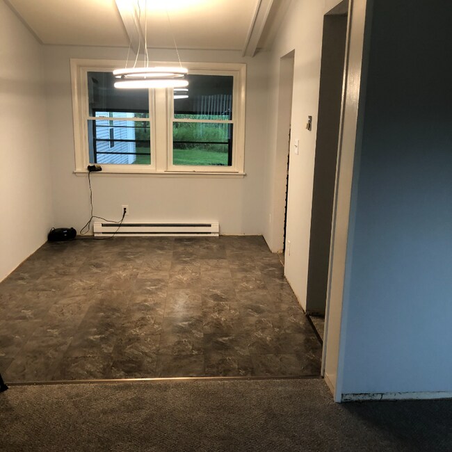 Building Photo - 364 Elm Dr