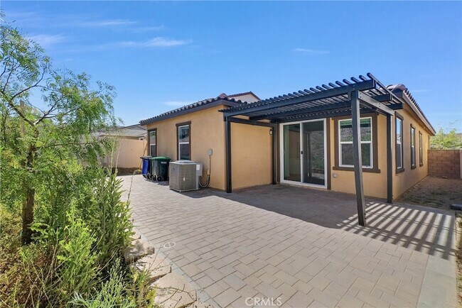 Building Photo - 4688 Florence Dr