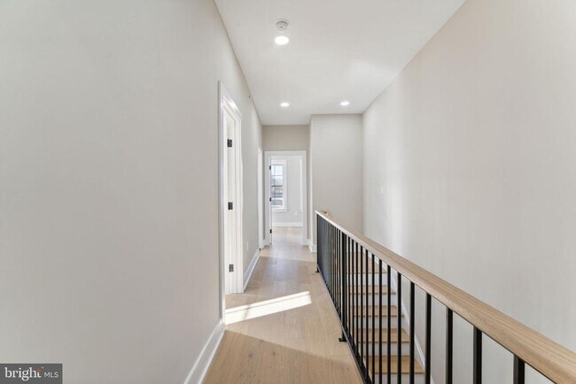 Building Photo - 347 E Gorgas Ln