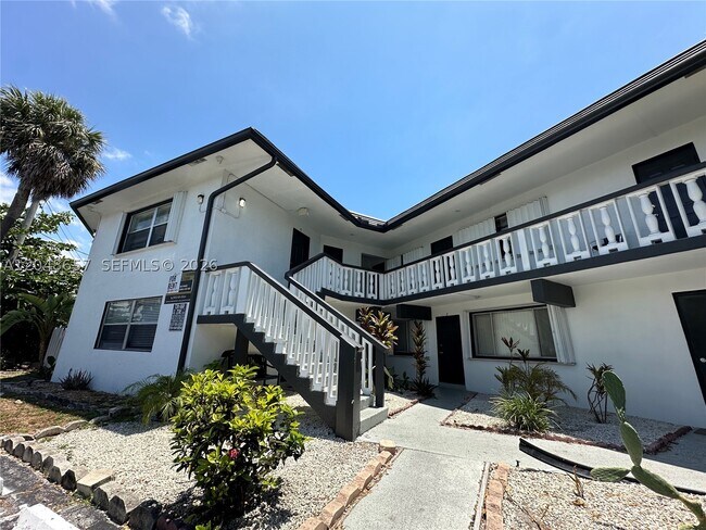 Building Photo - 2401 NW 9th Terrace