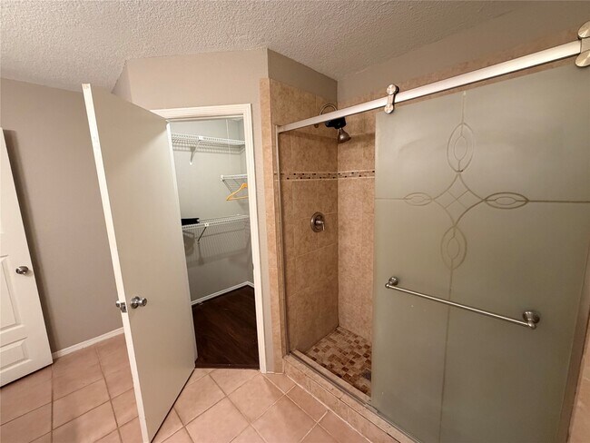 Building Photo - 3227 Glade Springs Dr