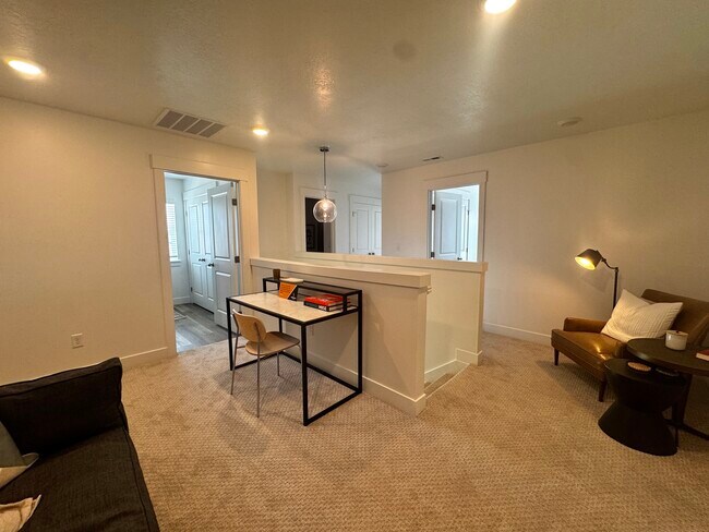 Building Photo - 739 W 725 N