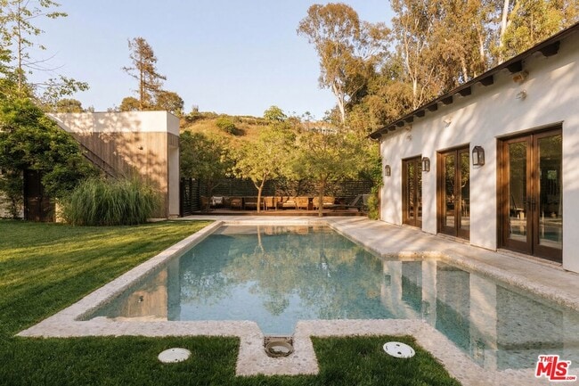 Building Photo - 1105 Rivas Canyon Rd