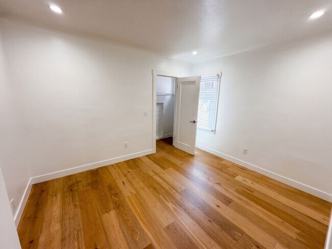 Building Photo - 360 Parkman Ave