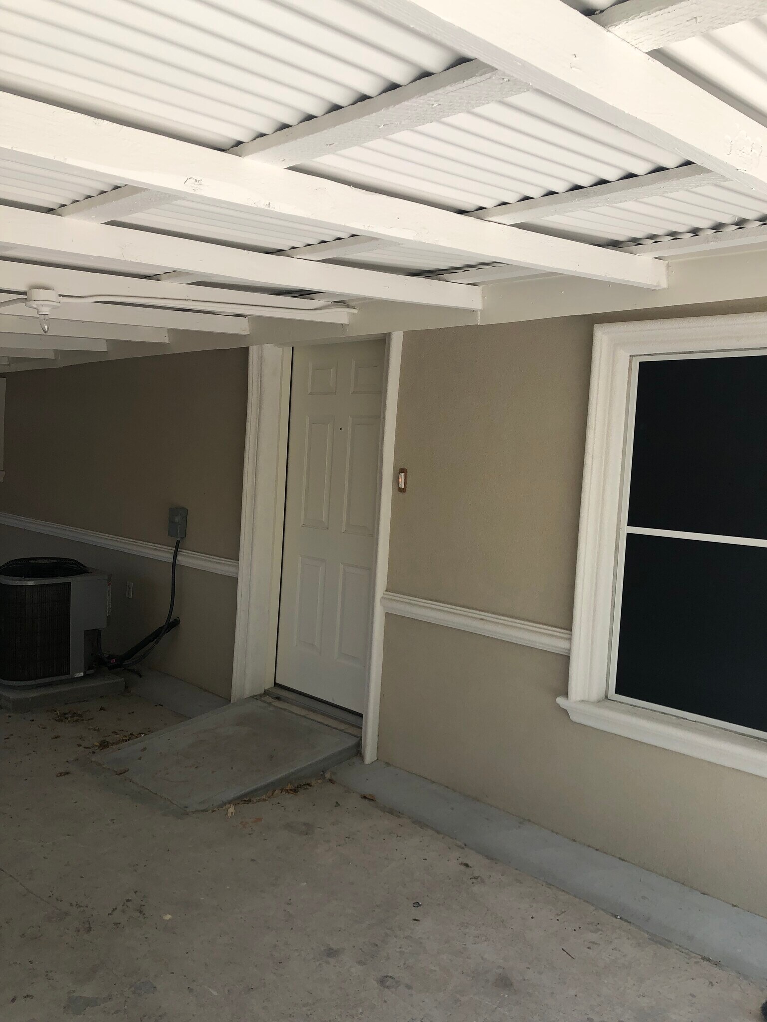 Building Photo - 1522 N Dunlap Ave