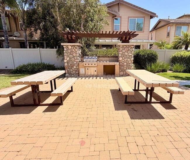 Building Photo - 24724 Ambervalley Ave