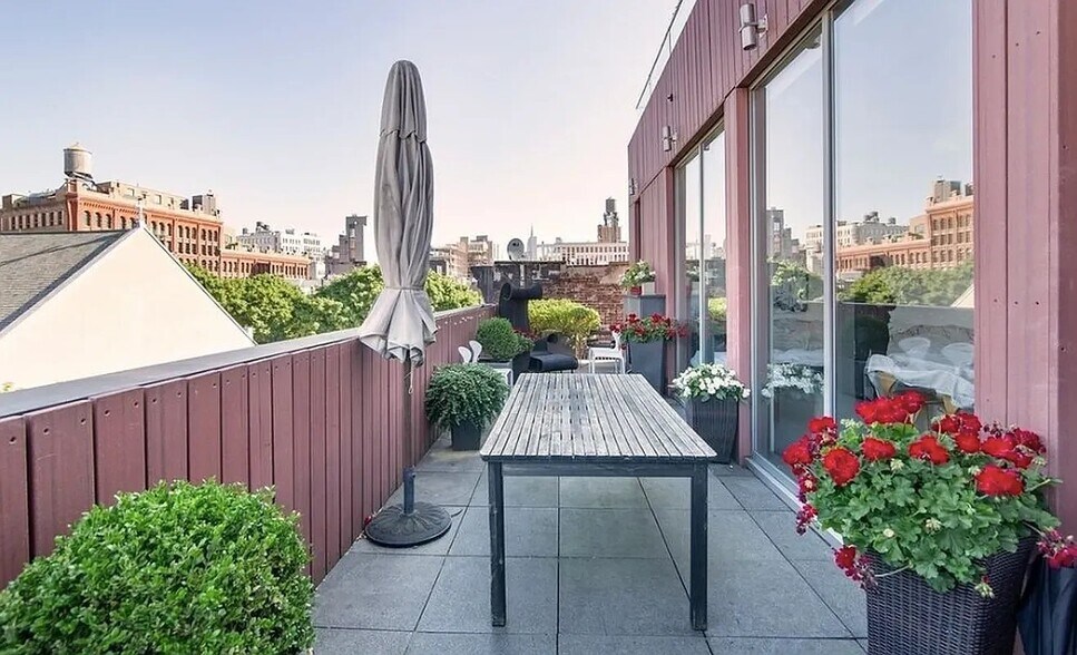 Building Photo - 31 Prince St