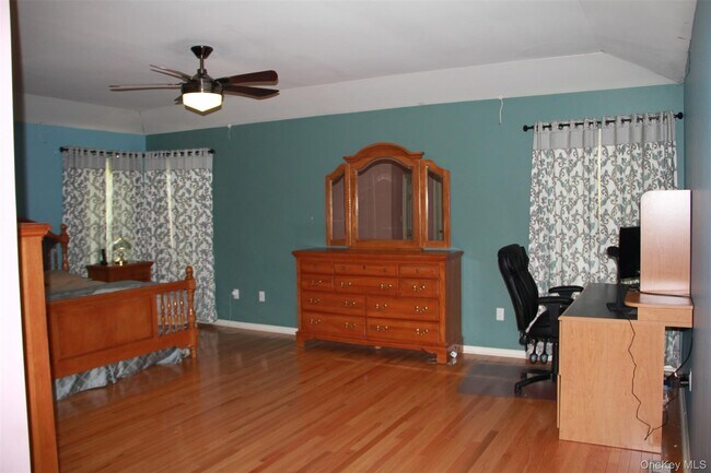 Building Photo - 23 Cedar Dr