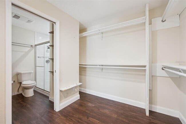 Building Photo - 111 Pineapple Ct