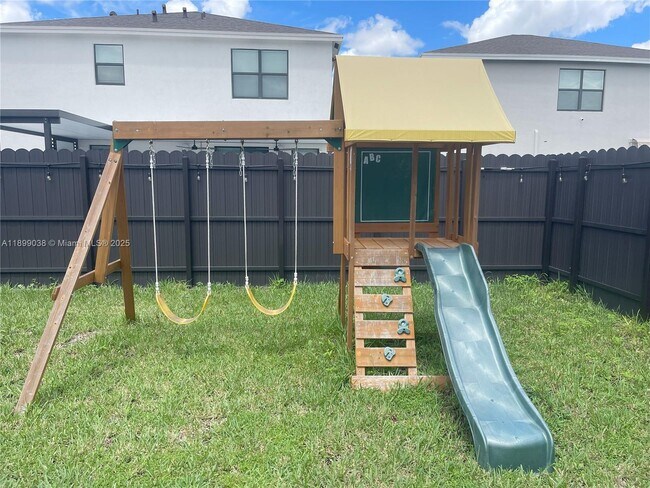 Building Photo - 12937 SW 265th Terrace