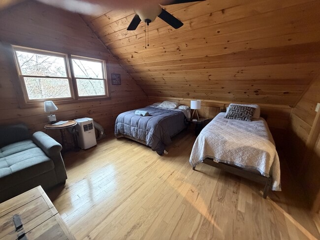 Building Photo - 670 The Wds Rd