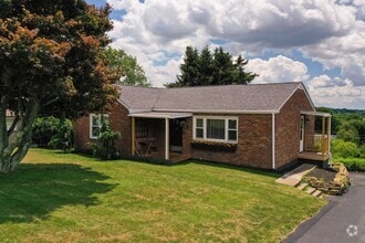 Building Photo - Charming 3-Bedroom, 2-Bath Single-Family H...