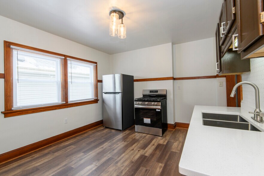 Building Photo - 3472 S 15th Pl