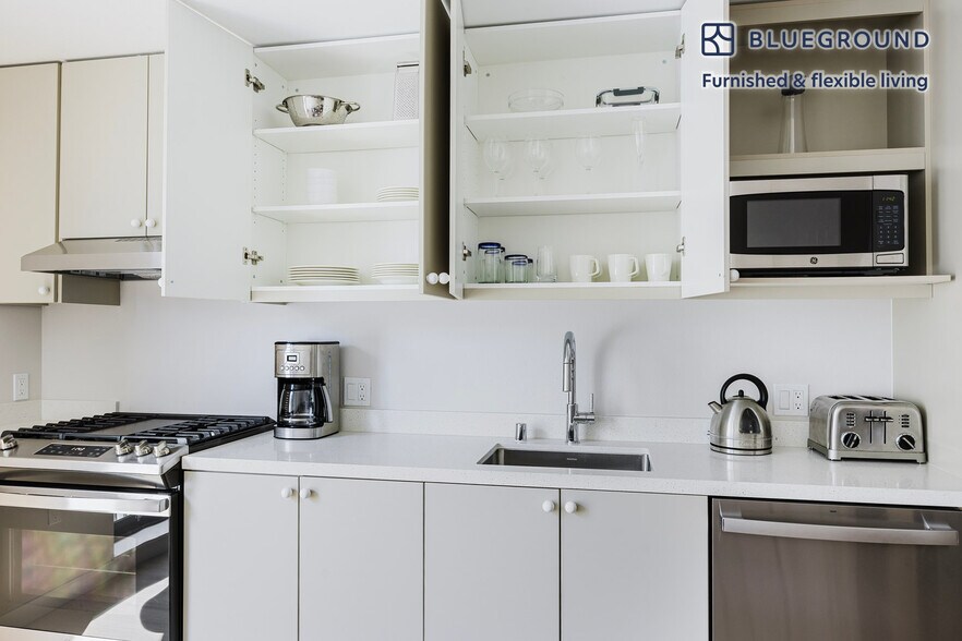 Building Photo - 200 Mesnager St