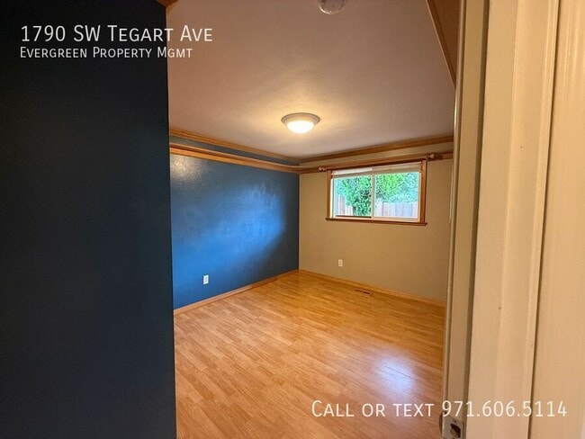 Building Photo - 1790 SW Tegart Ave
