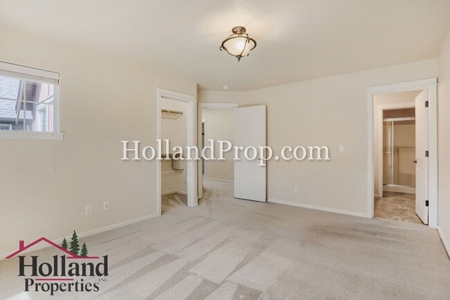 Building Photo - Excellent Condition Hillsboro Home In Great Location!