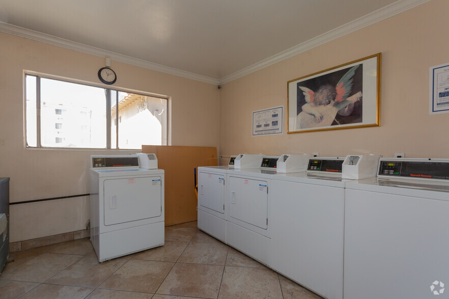 Laundry Room - Casa Monterey