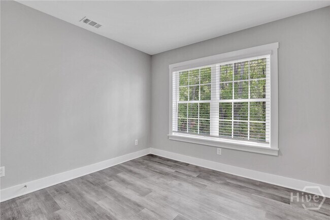 Building Photo - 105 Sherwood Ct
