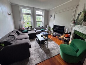 Building Photo - NO FEE!!!   Gorgeous TOP FLOOR Brookline 4 bed/2 bath PLUS OFFICE with A/C and a PORCH
