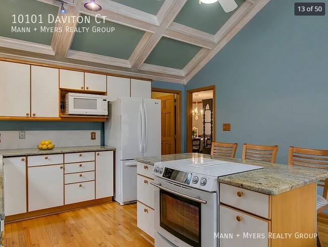 Building Photo - 10101 Daviton Ct