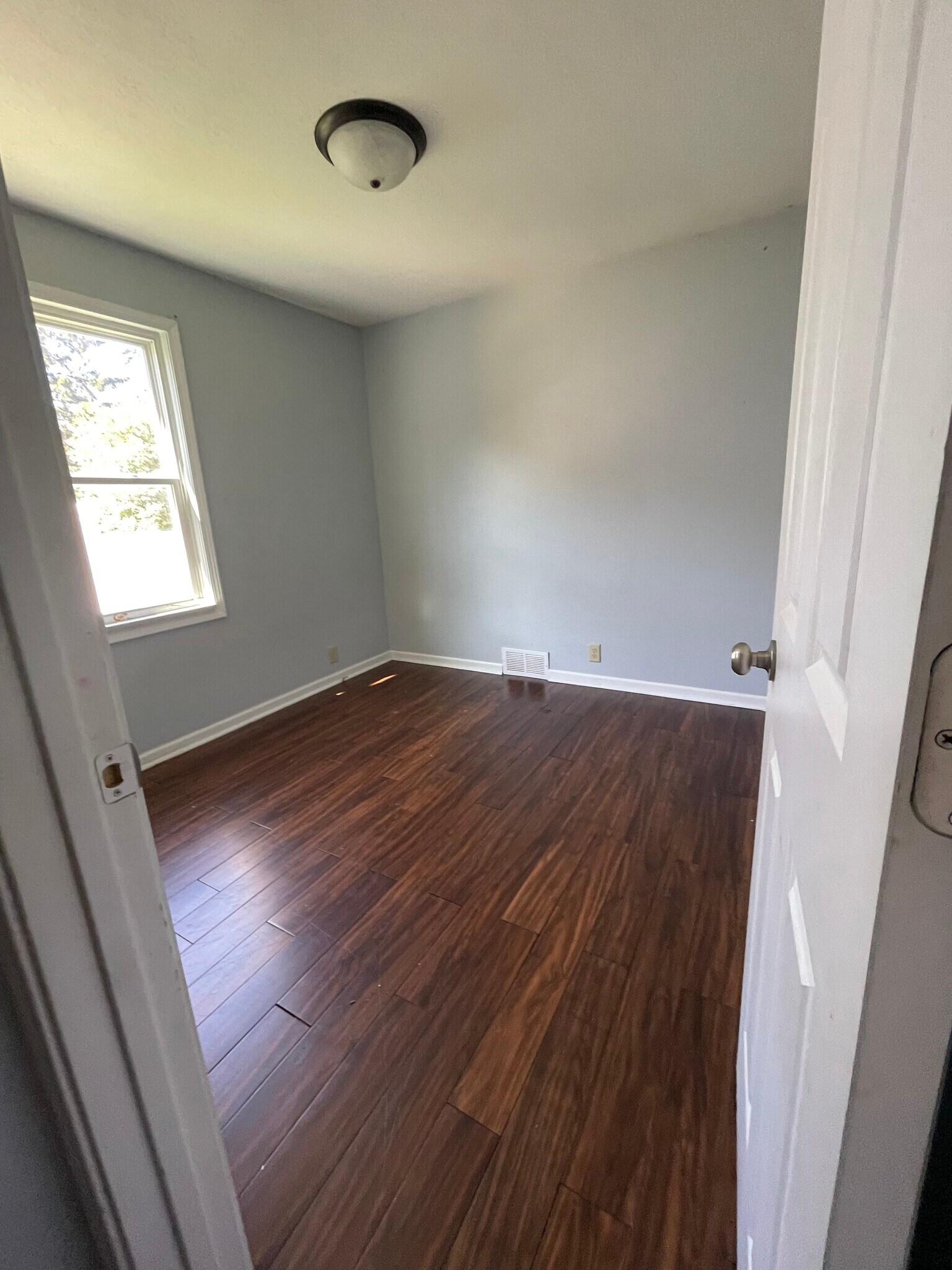 Main floor bedroom (Bed 2) - 282 N Franklin St