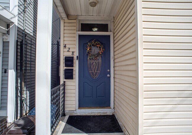 Building Photo - 428 69th St