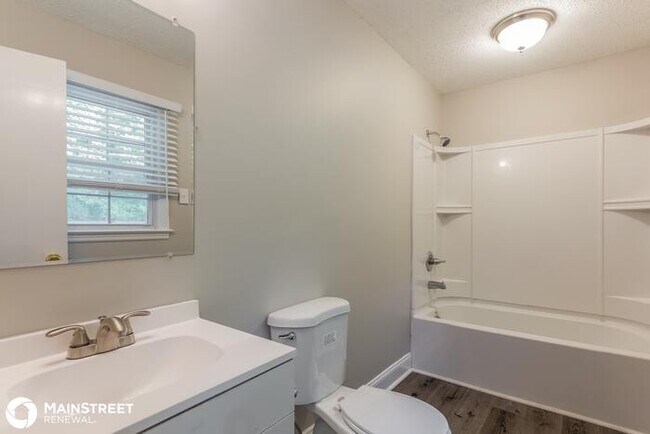 Building Photo - 5702 Willow Dr, Durham, NC 27712