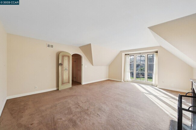 Building Photo - 58 St Andrews Ln