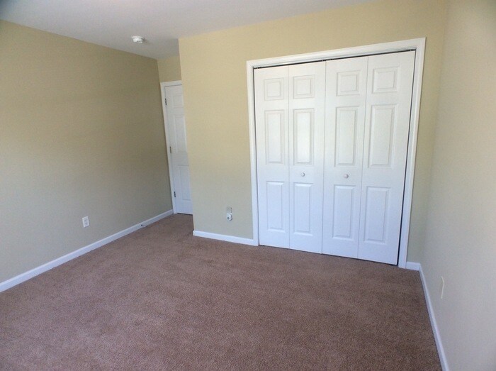 Building Photo - 128 Arbor Ridge Rd
