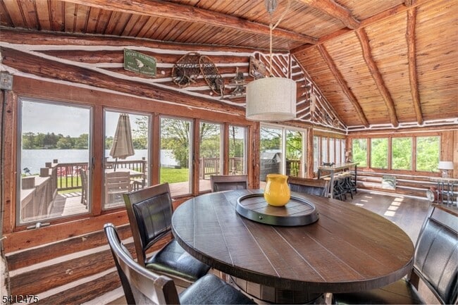 Building Photo - 121 Bearfort Rd