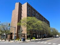 Building Photo - 220 Linden St