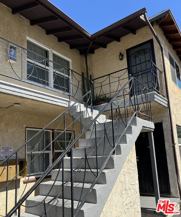 Building Photo - 14202 Delano St