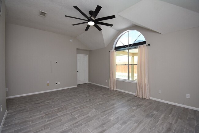 Building Photo - 23122 Beech Canyon Dr