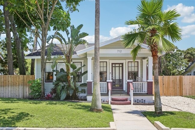 Primary Photo - 712 E Caracas St