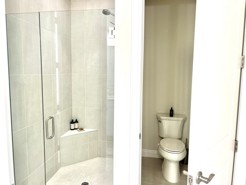 Building Photo - 9134 Cayman Dr