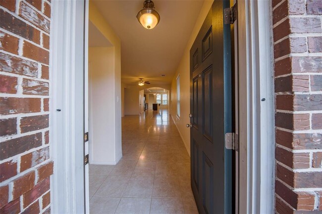 Building Photo - 1613 Summer City Dr