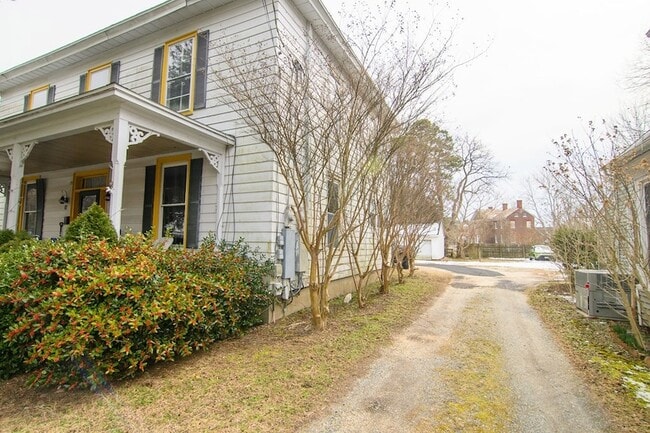 Building Photo - 26 North St