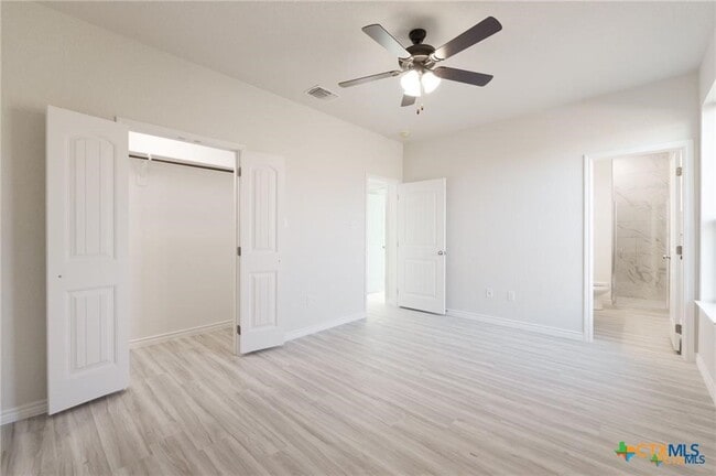 Building Photo - 508 W Avenue B