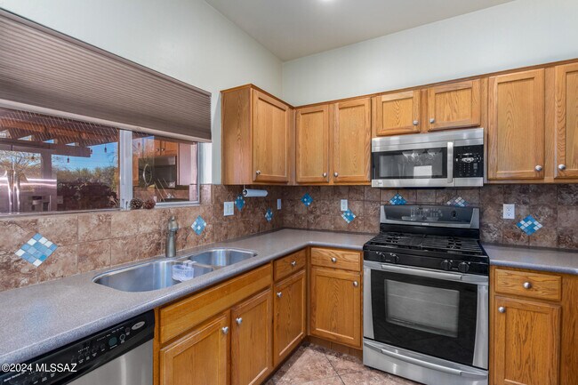 Building Photo - 1599 W Homecoming Way