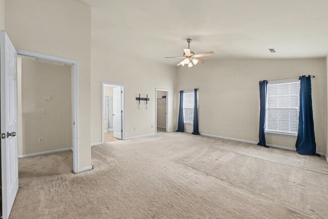 Building Photo - 272 Clayburne Dr