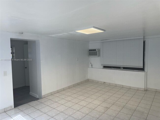 Building Photo - 1639 Fletcher St