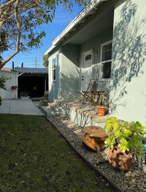 Building Photo - 2825 Moss Ave