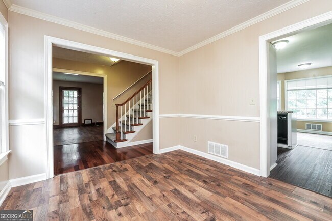 Building Photo - 3550 Spring Creek Cir