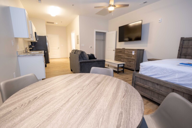 Building Photo - 103 N 1st St